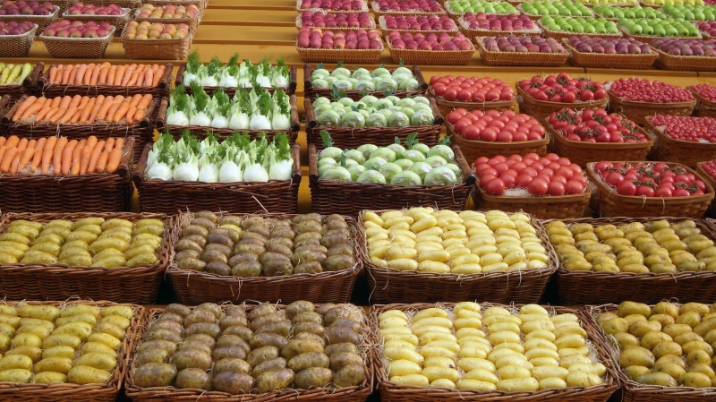 magasin-ANTIBES-min_dish-food-red-produce-market-dessert-927423-pxhere.com